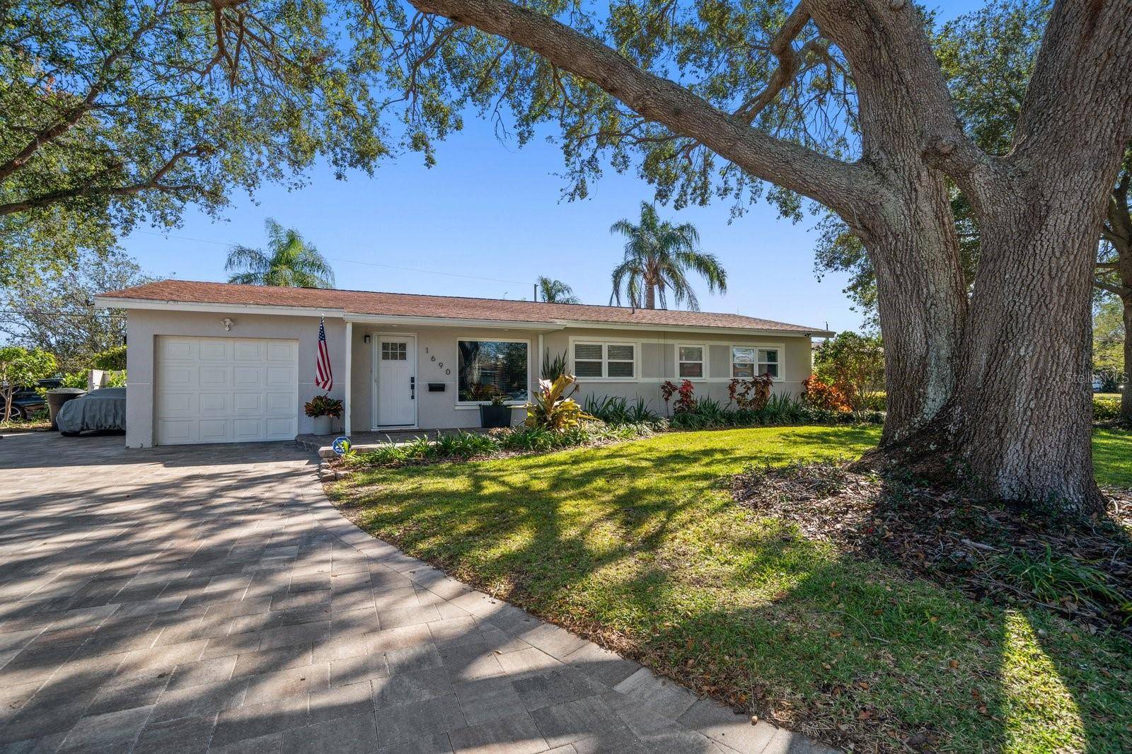 St Petersburg, FL 33702,1690 74TH AVE N