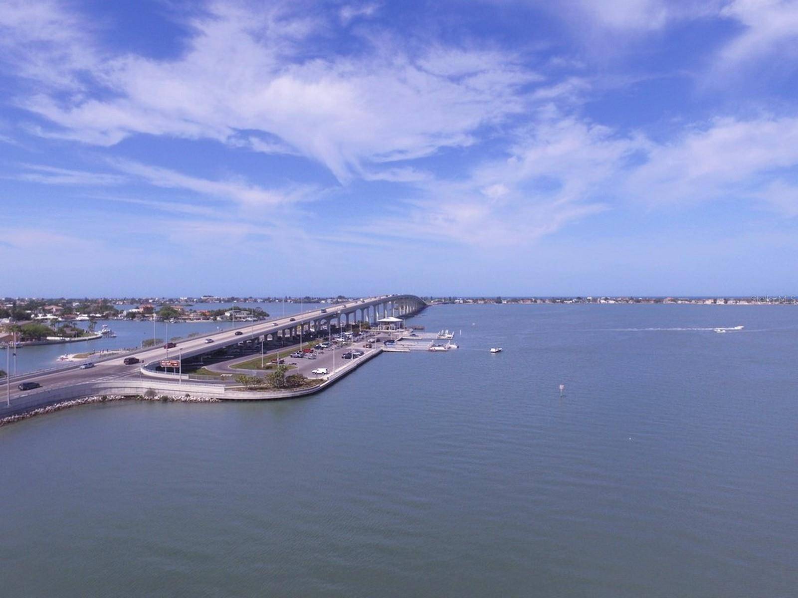 Belleair Bluffs, FL 33770,100 BLUFF VIEW DR #401A