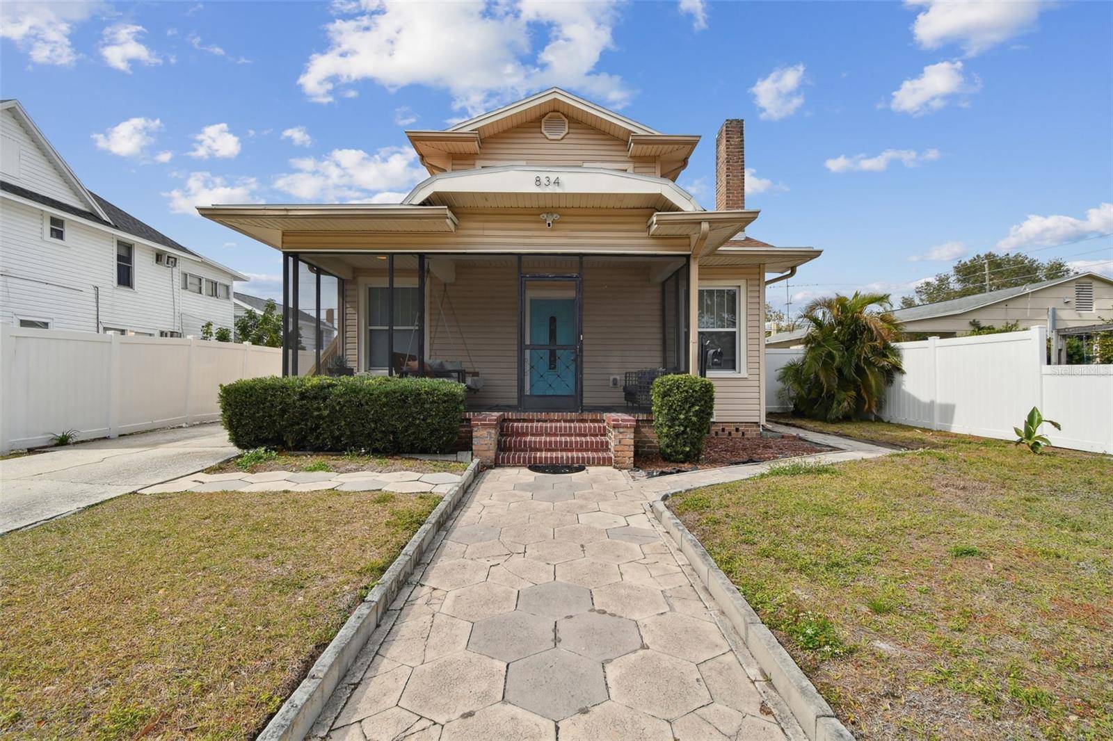 St Petersburg, FL 33705,834 11TH ST N