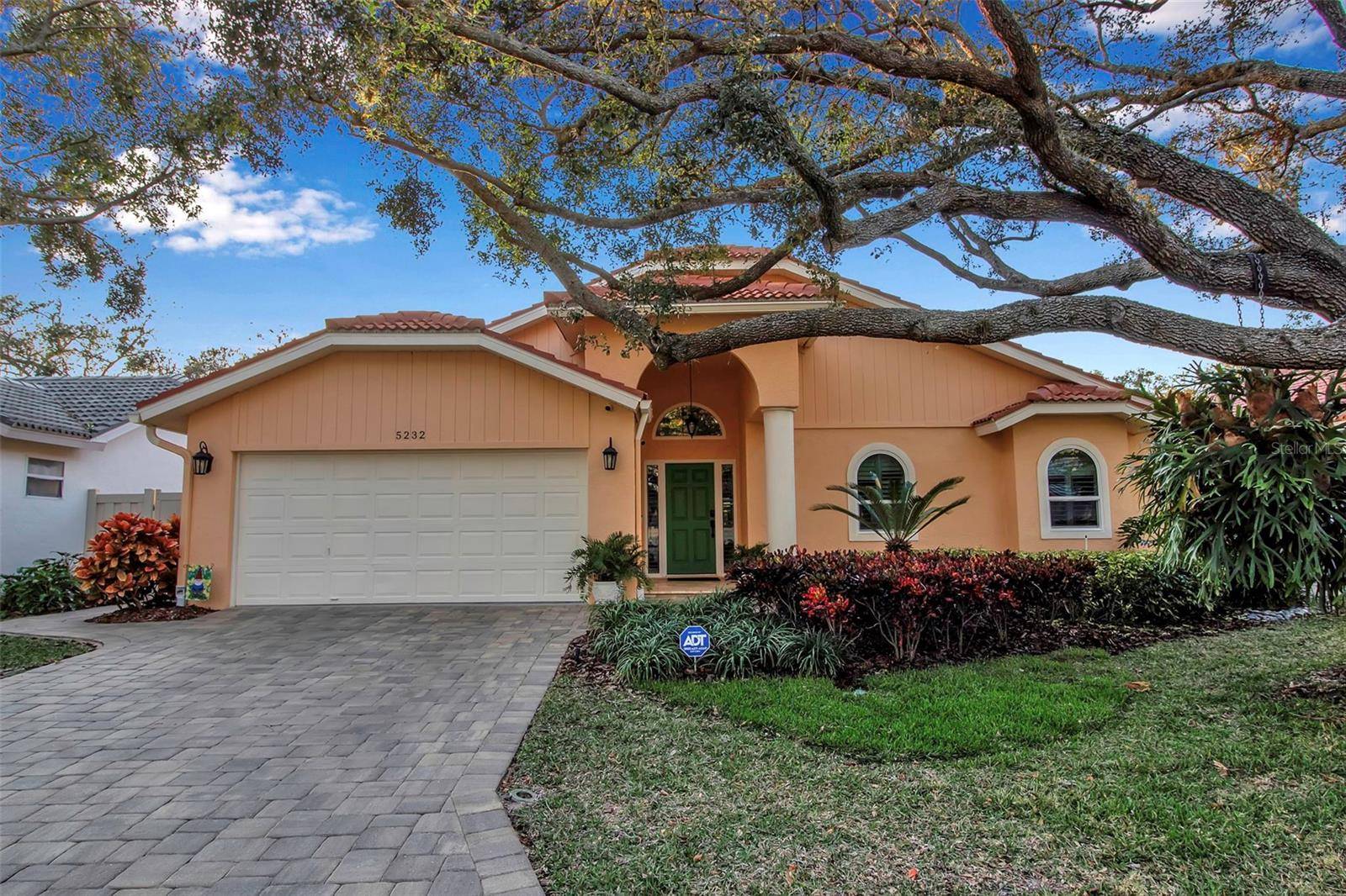 St Petersburg, FL 33703,5232 WHITE SAND CIR NE