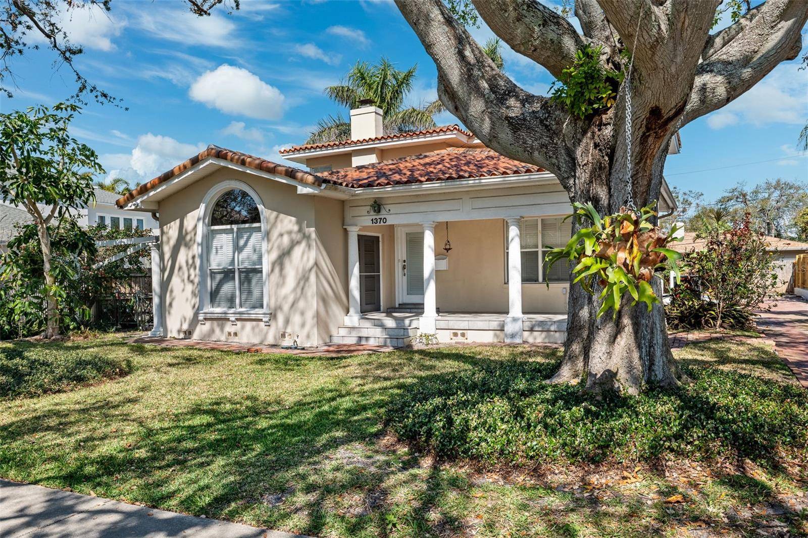 St Petersburg, FL 33704,1370 BRIGHTWATERS BLVD NE