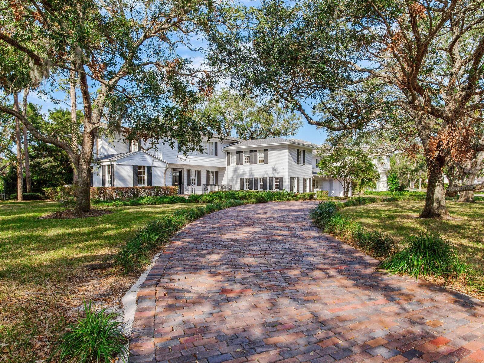 Tampa, FL 33609,5001 S SHORE CREST CIR