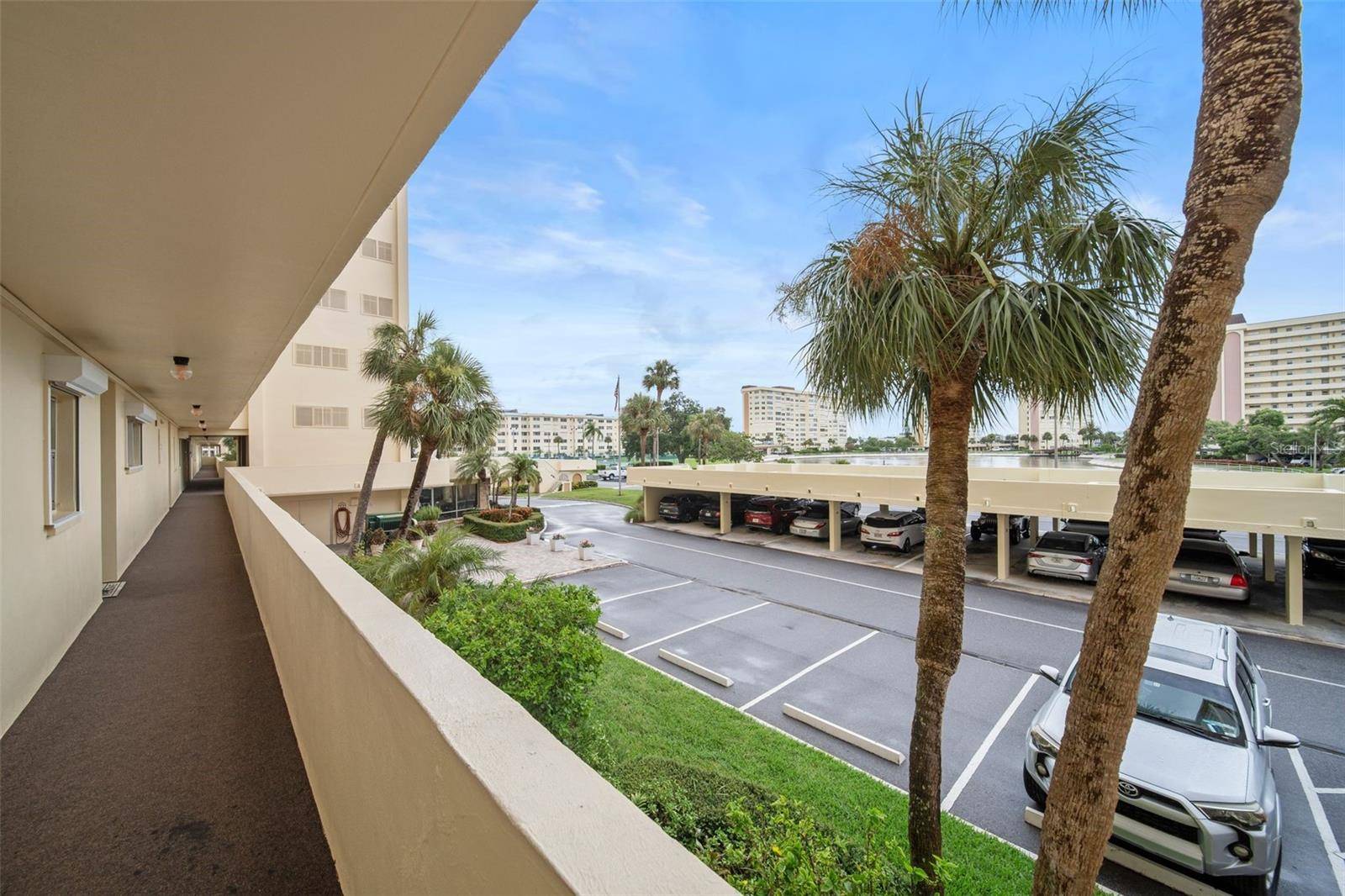 St Petersburg, FL 33708,4725 COVE CIR #202