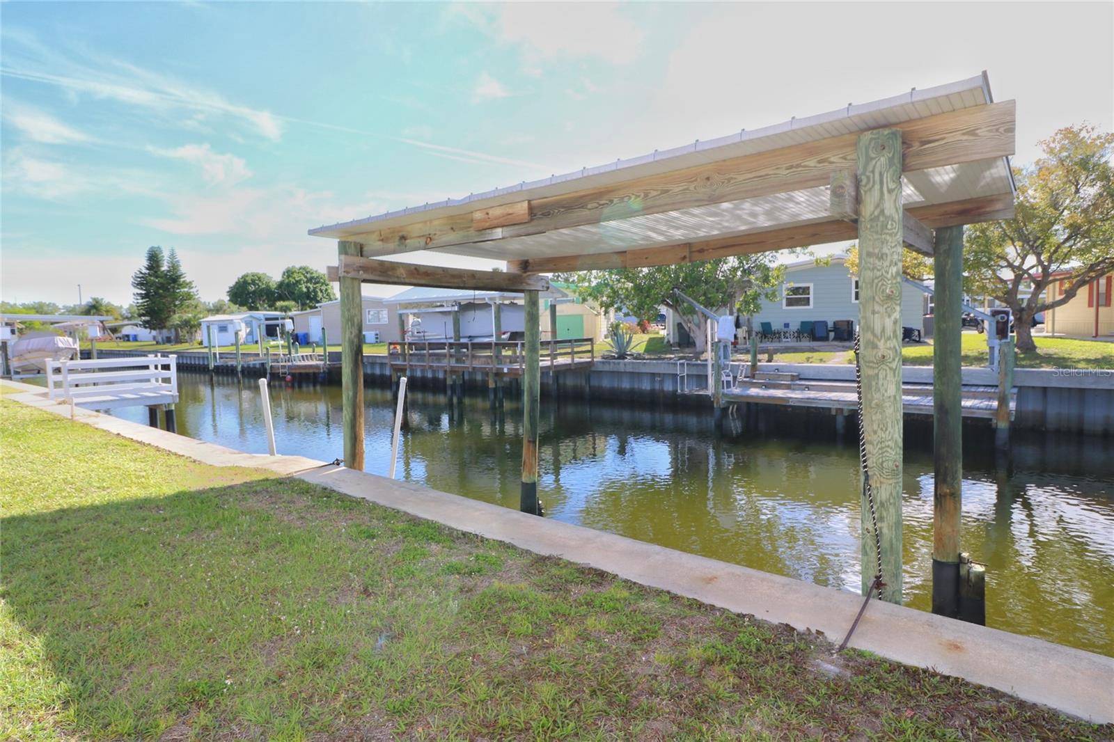 Apollo Beach, FL 33572,114 W SAINT JOHNS WAY
