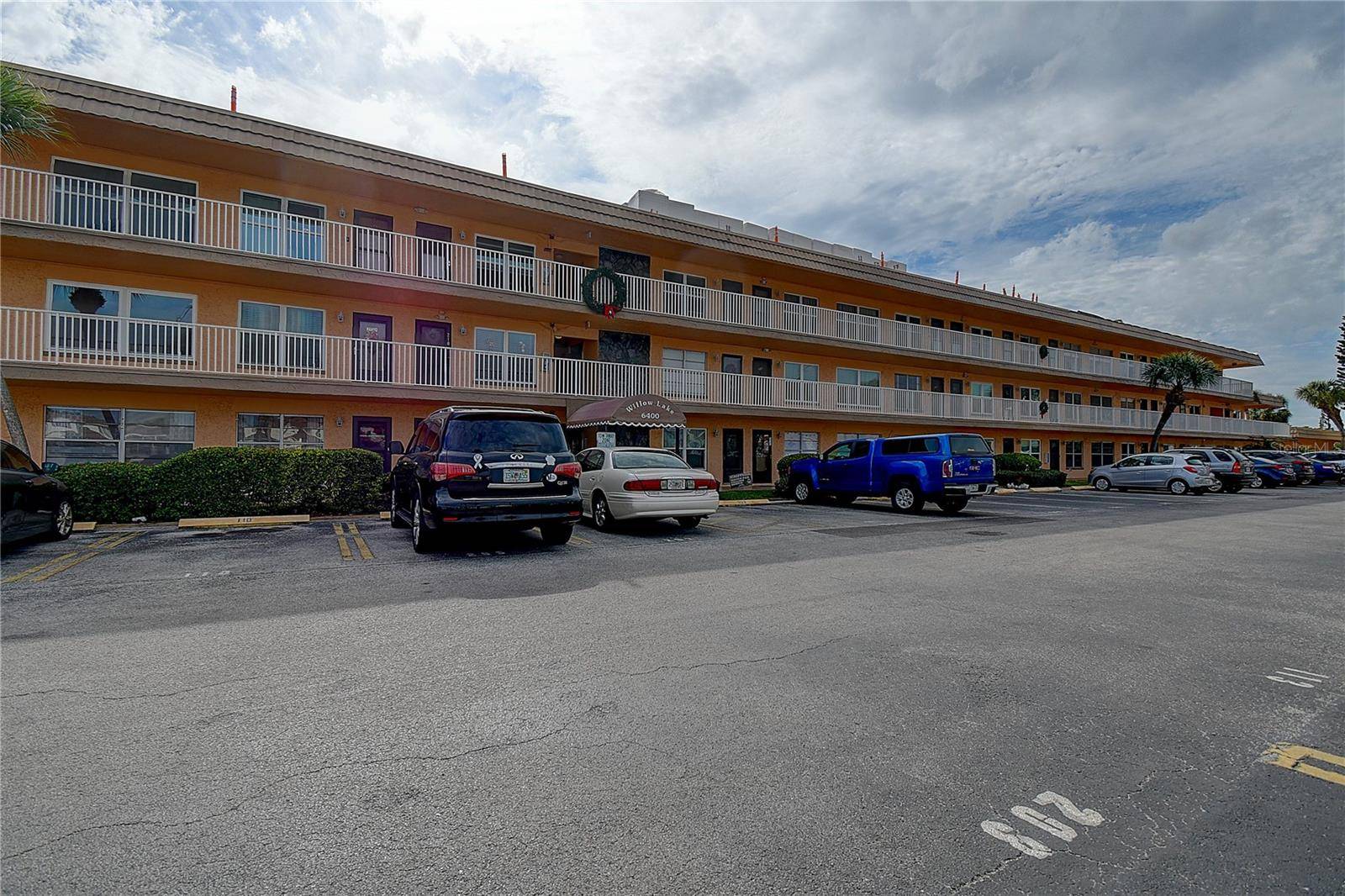 Kenneth City, FL 33709,6400 46TH AVE N #307