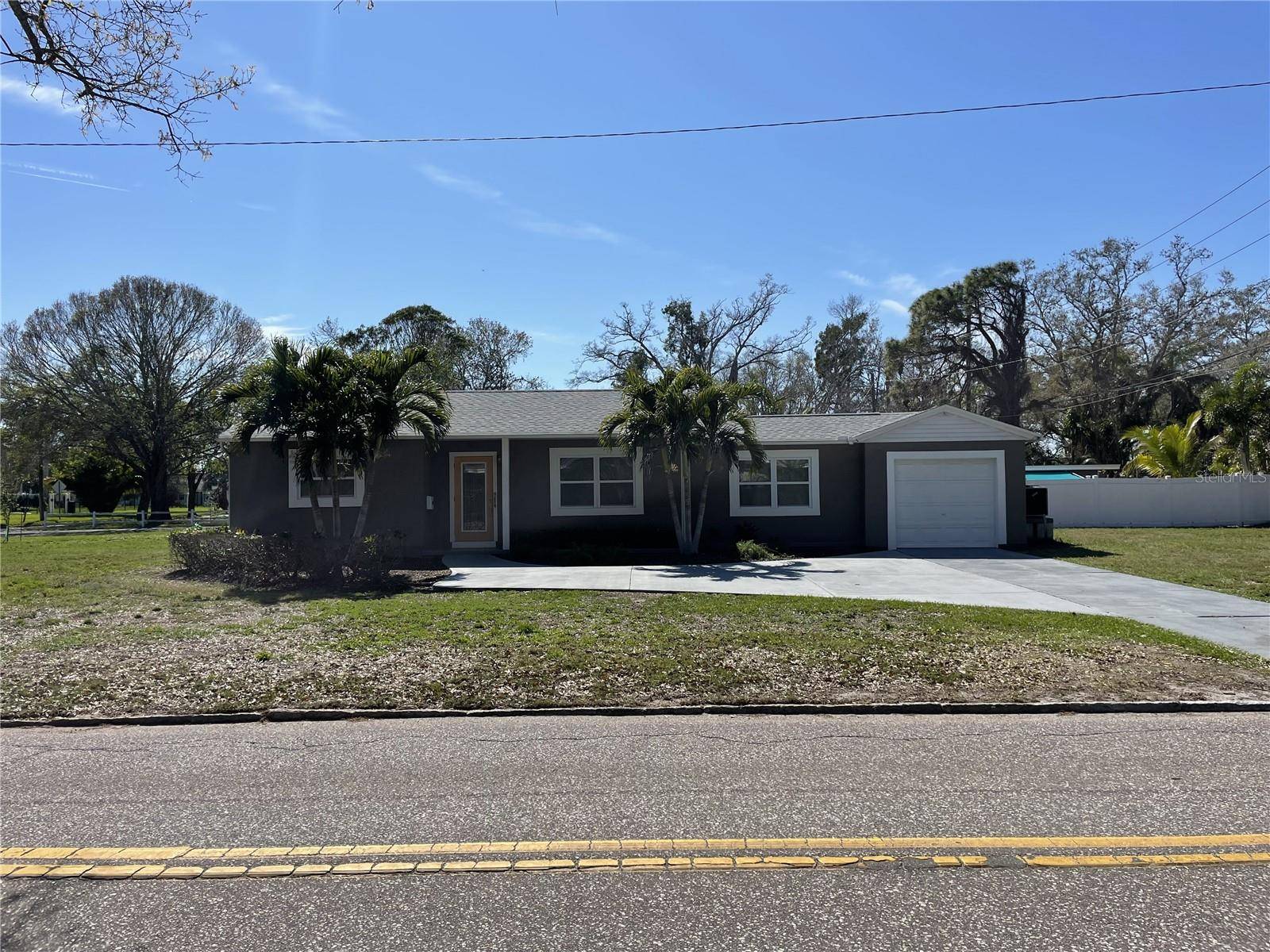 St Petersburg, FL 33707,561 PARK ST S