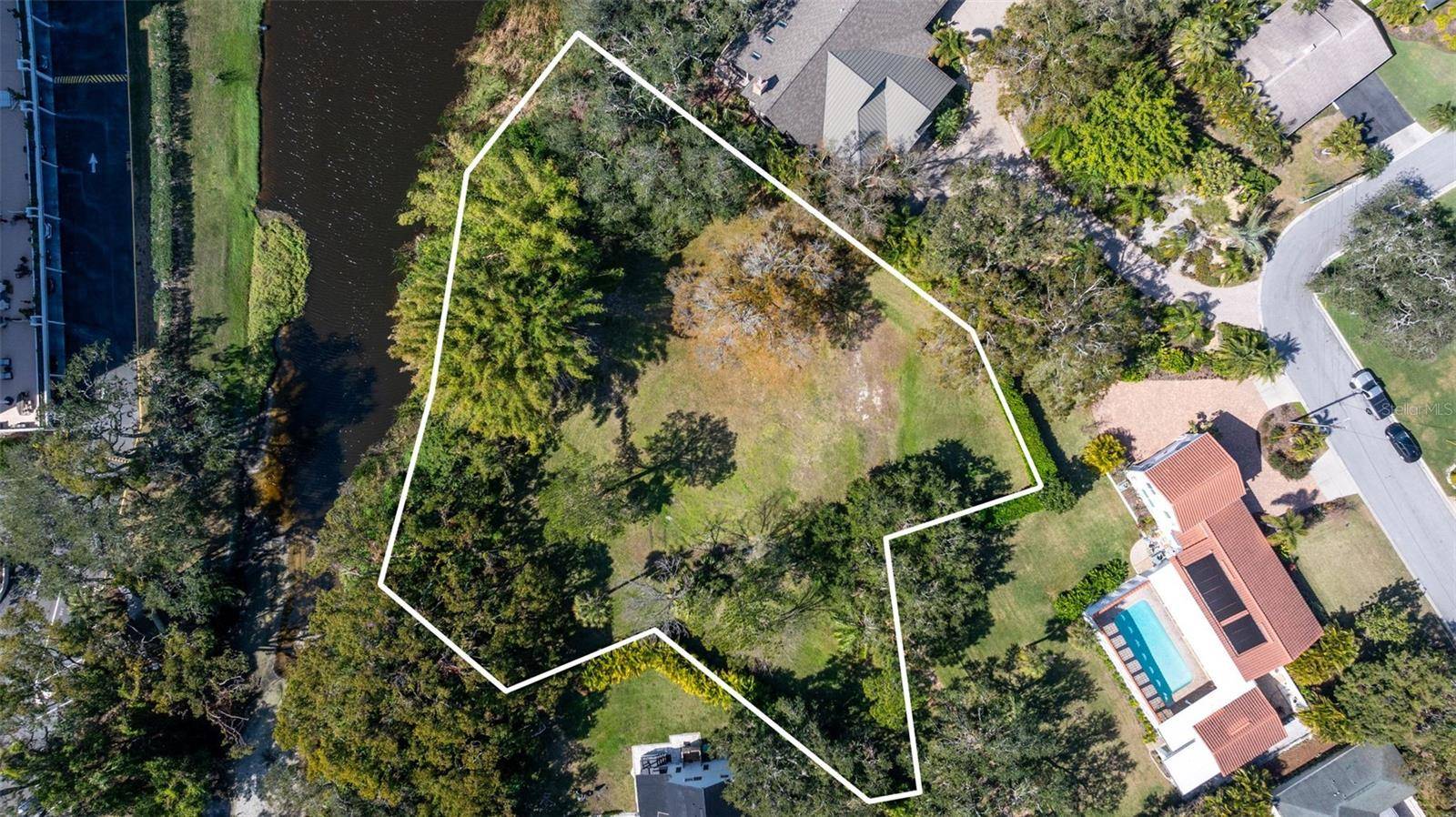 Belleair, FL 33756,1 WEST LN