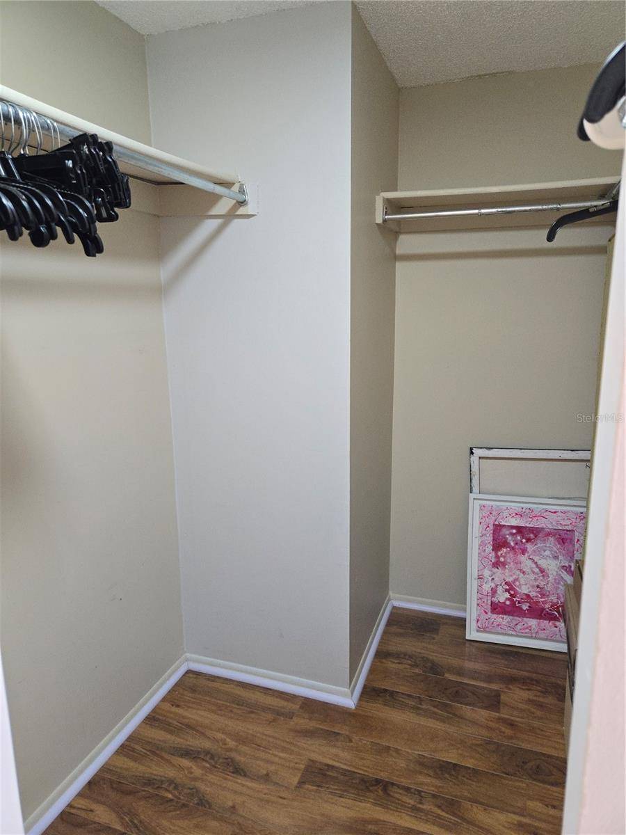 St Petersburg, FL 33703,4915 BAY ST NE #322