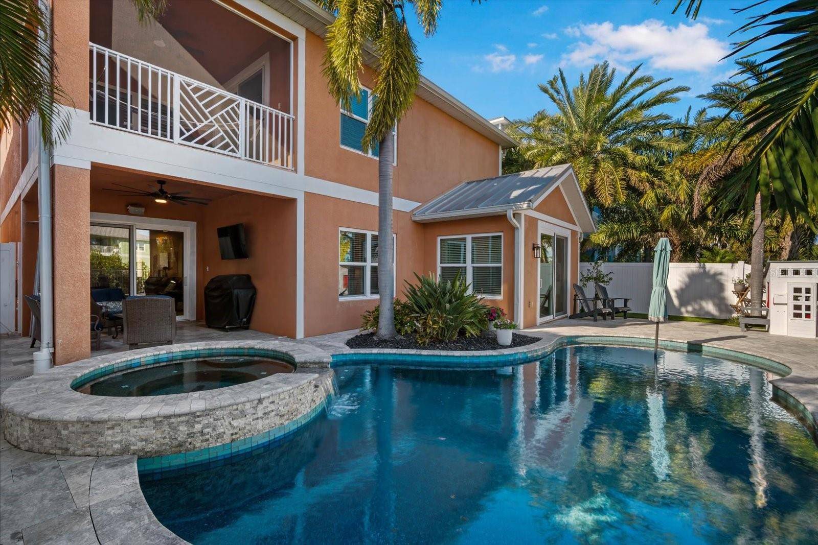 Apollo Beach, FL 33572,6411 GRENADA ISLAND AVE
