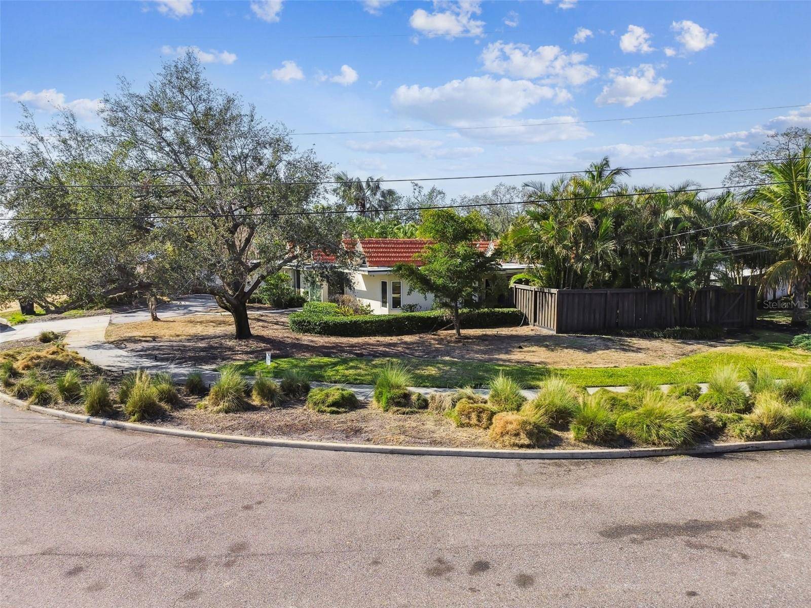 St Petersburg, FL 33705,4811 PARADISE WAY S