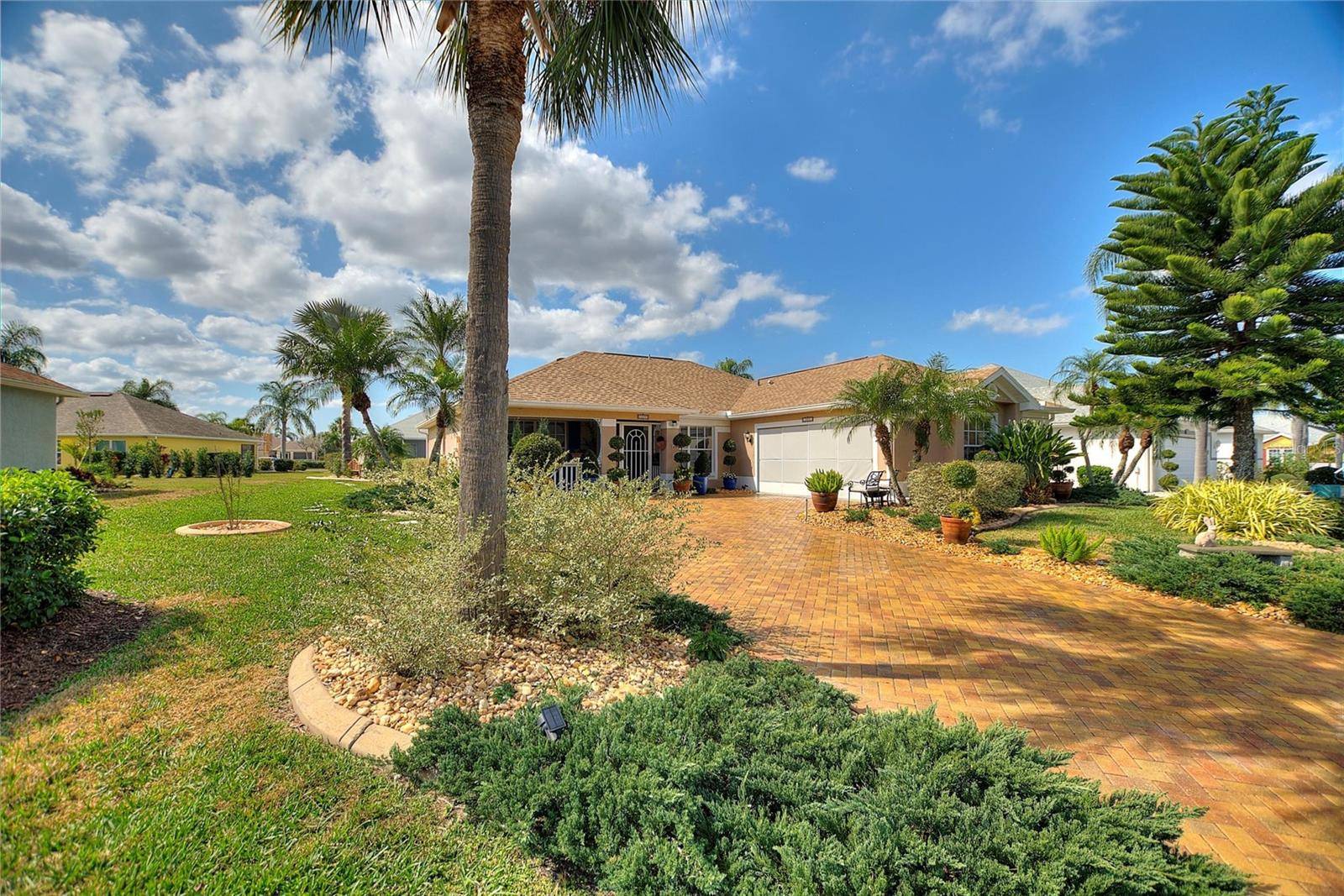 Sun City Center, FL 33573,2359 EMERALD LAKE DR