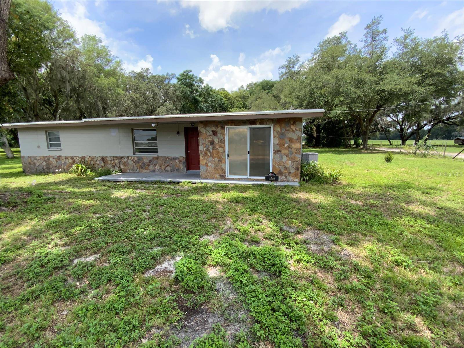 Zephyrhills, FL 33541,3223 COATS RD