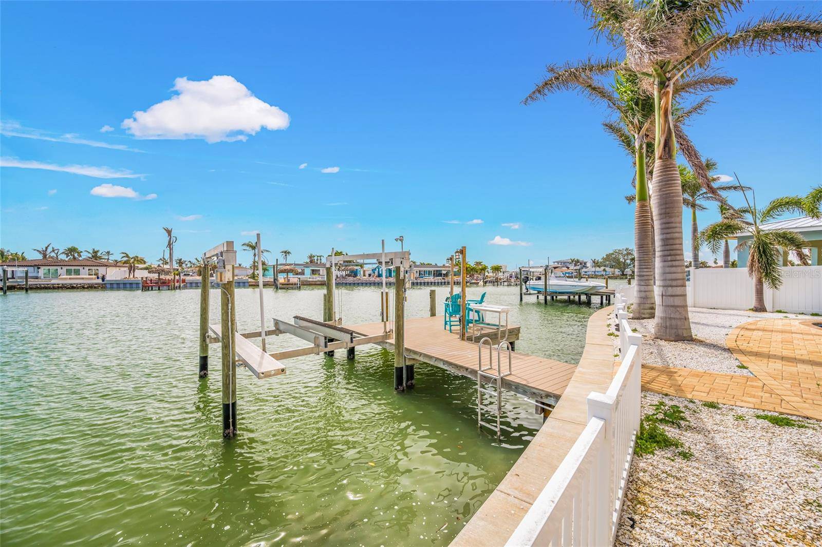 St Petersburg, FL 33707,7984 1ST AVE S