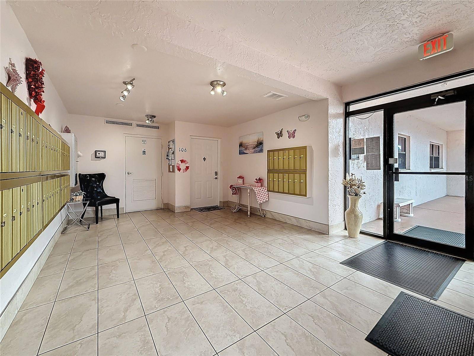 St Petersburg, FL 33709,8174 TERRACE GARDEN DR N #307