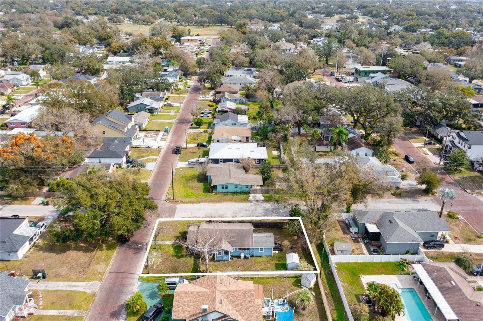 Tampa, FL 33603,902 W FRIBLEY ST