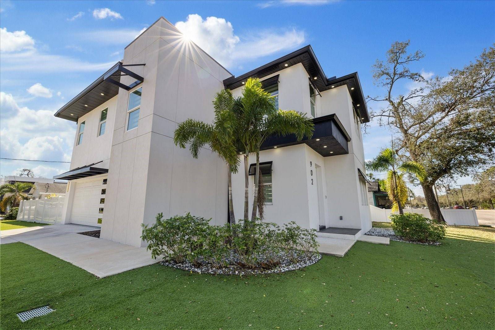 Tampa, FL 33604,902 W SLIGH AVE