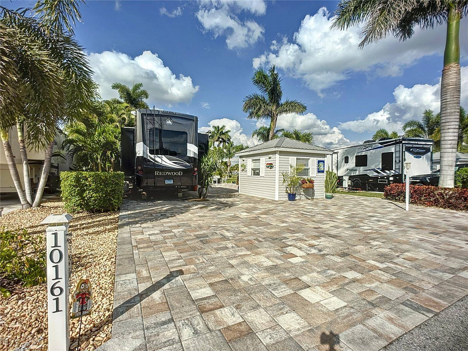 Fort Myers, FL 33905,10161 SHADOWOOD CT #D13