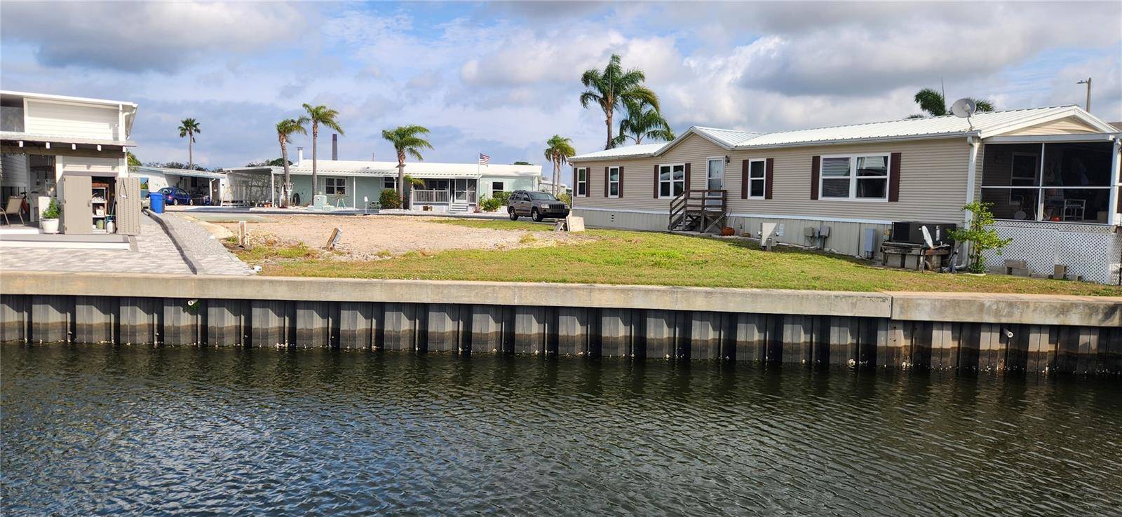 Apollo Beach, FL 33572,158 S SAINT THOMAS CIR