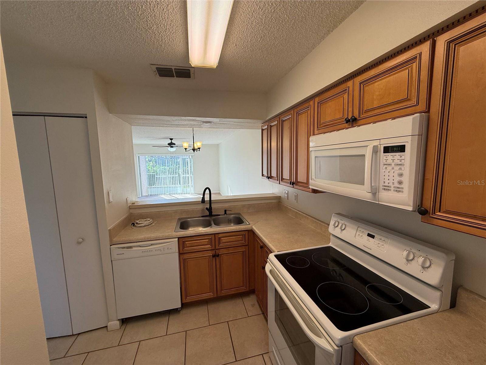 New Port Richey, FL 34653,6334 SPRING FLOWER DR #14