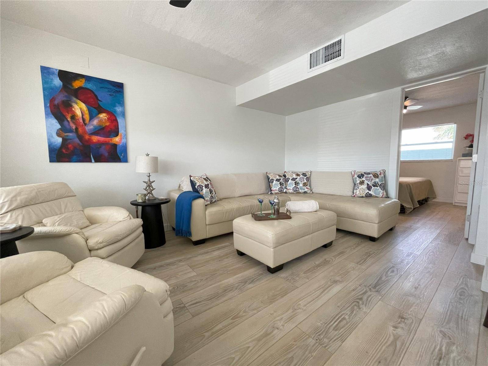 Largo, FL 33770,250 ROSERY RD NW #329