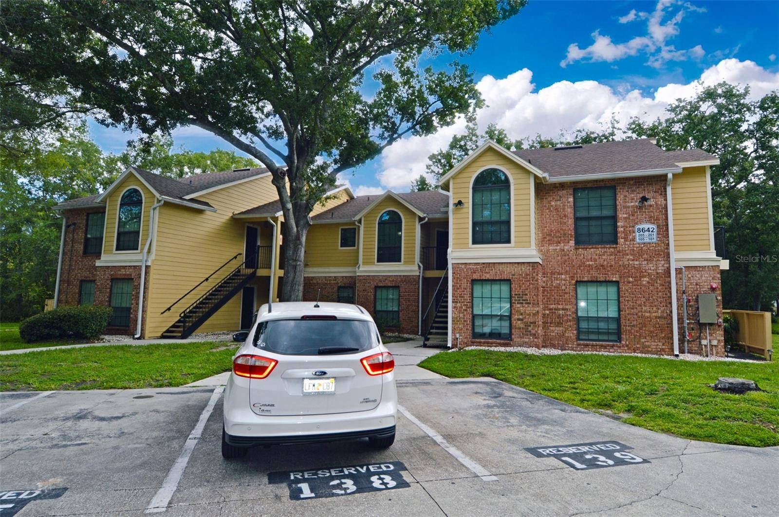 Tampa, FL 33614,8642 MALLARD RESERVE DR #203