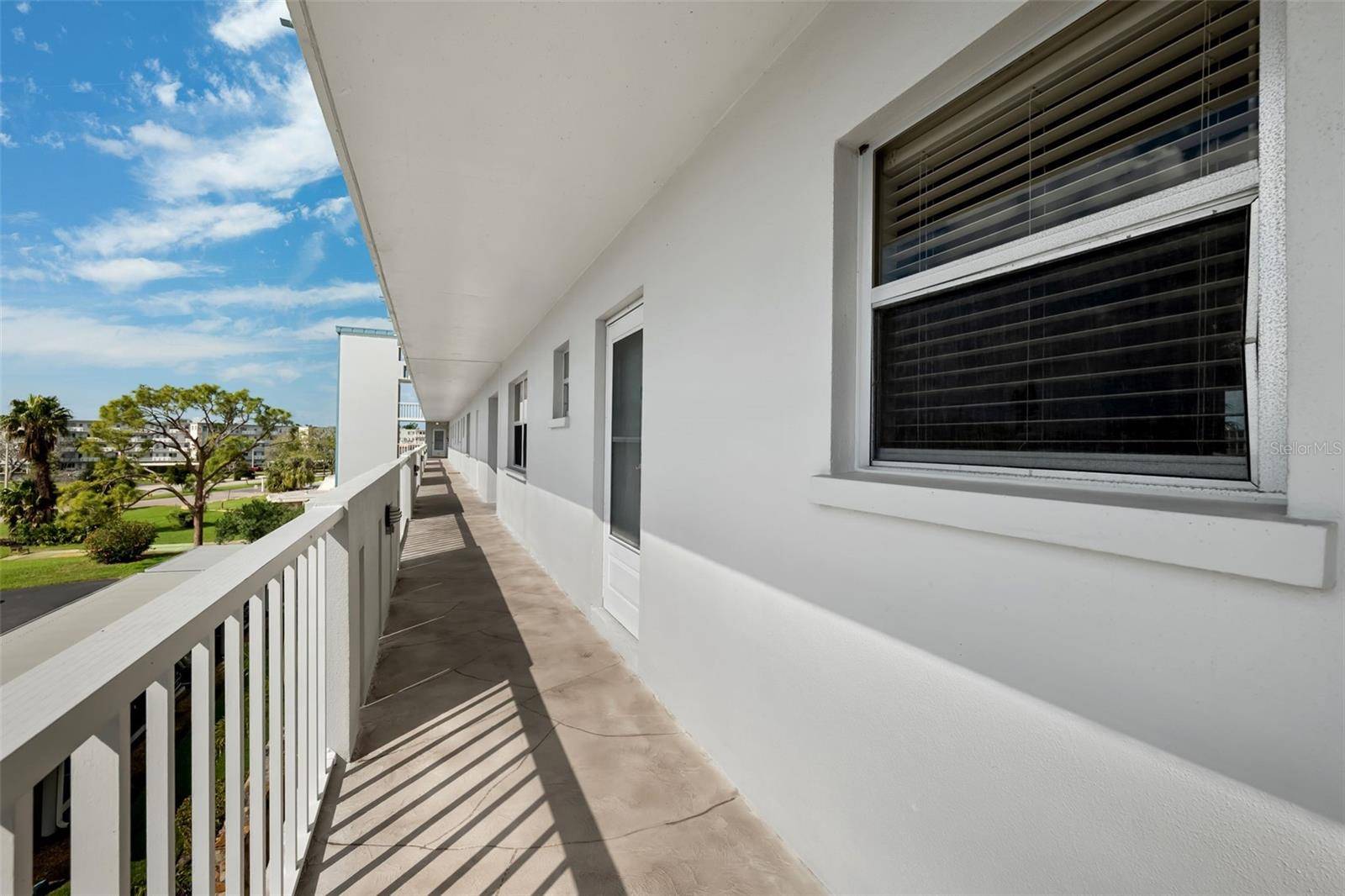 Bradenton, FL 34209,4240 IRONWOOD CIR #404