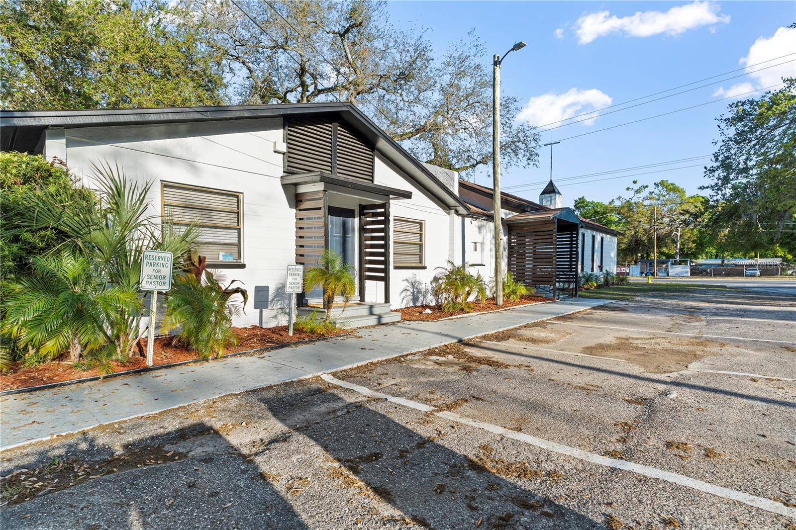 Tampa, FL 33604,1800 W WATERS AVE