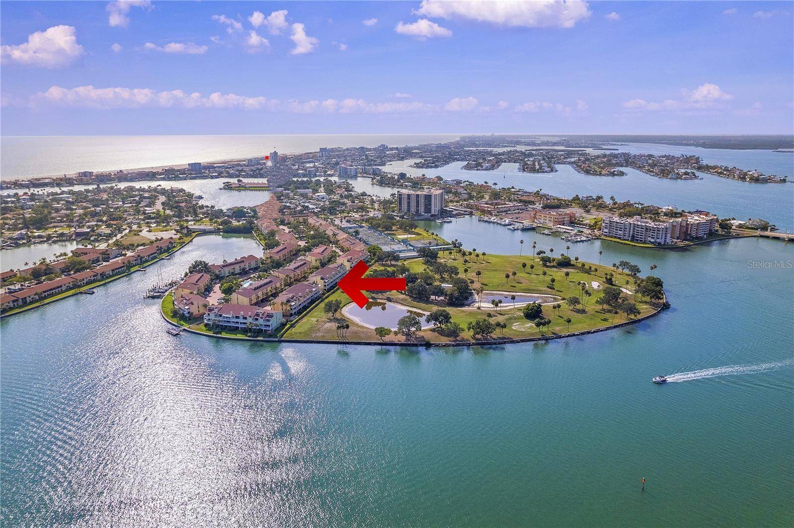 Treasure Island, FL 33706,530 SANDY HOOK RD