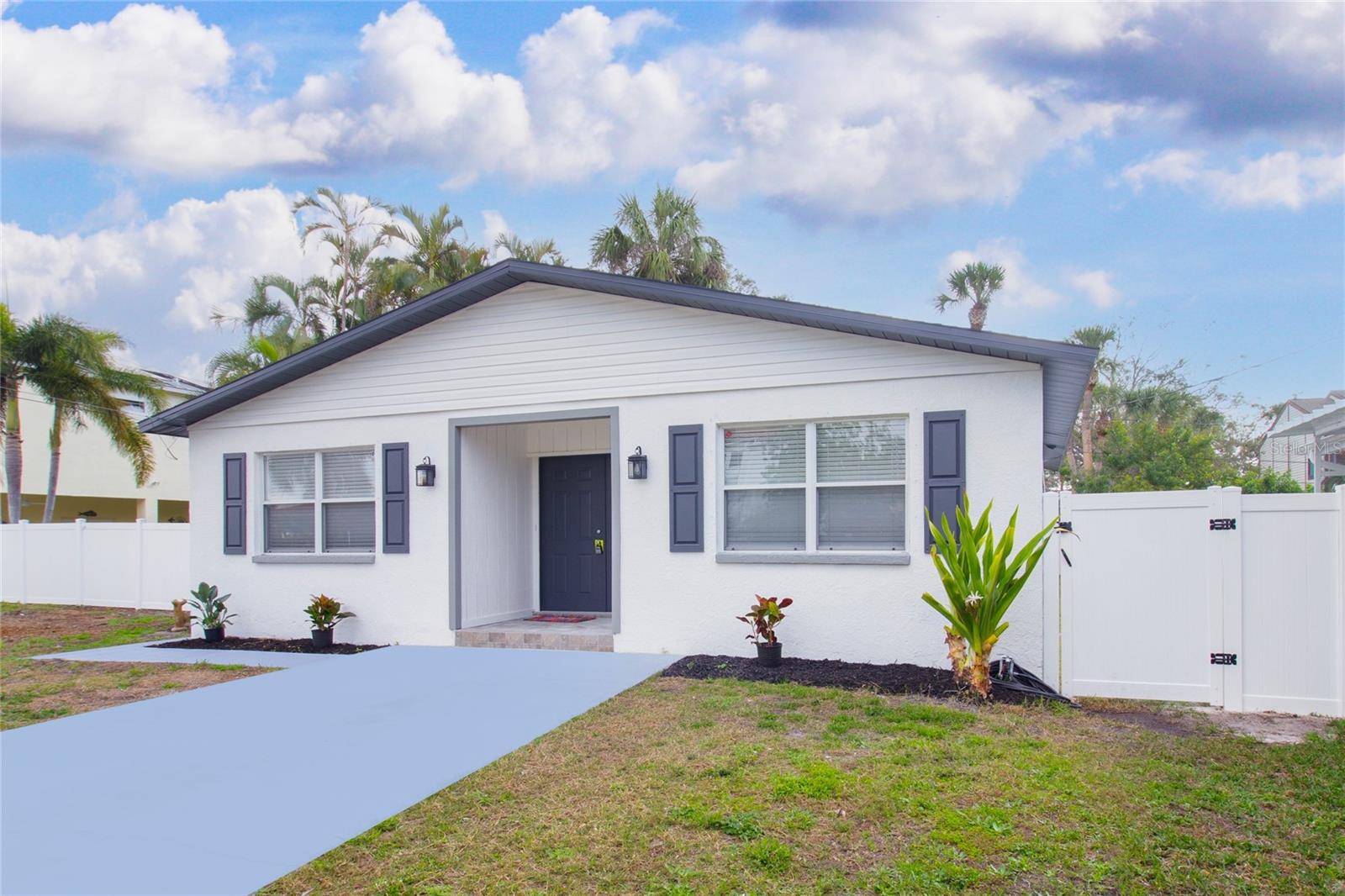 Tarpon Springs, FL 34689,715 VIRGINIA AVE