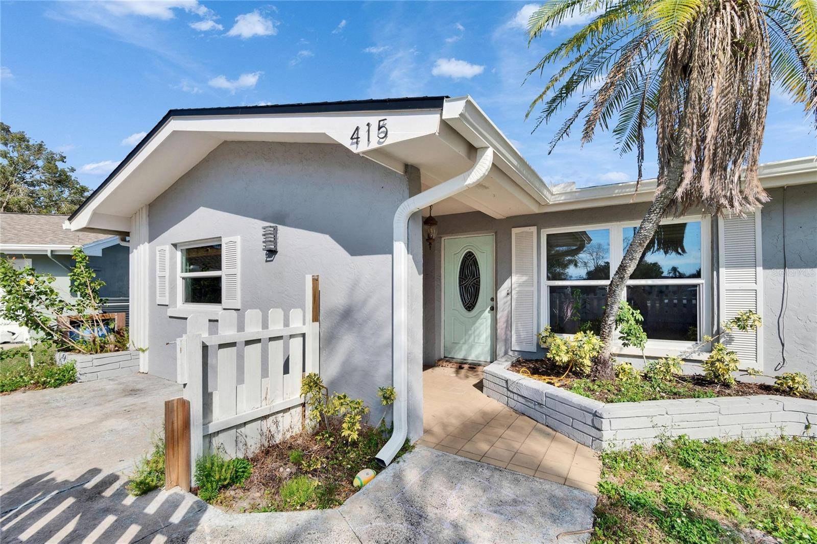 Oldsmar, FL 34677,415 MAPLEWOOD CIR
