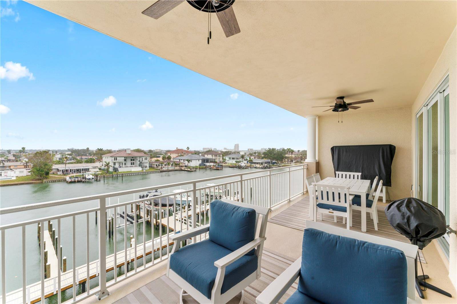 Clearwater Beach, FL 33767,125 ISLAND WAY #402