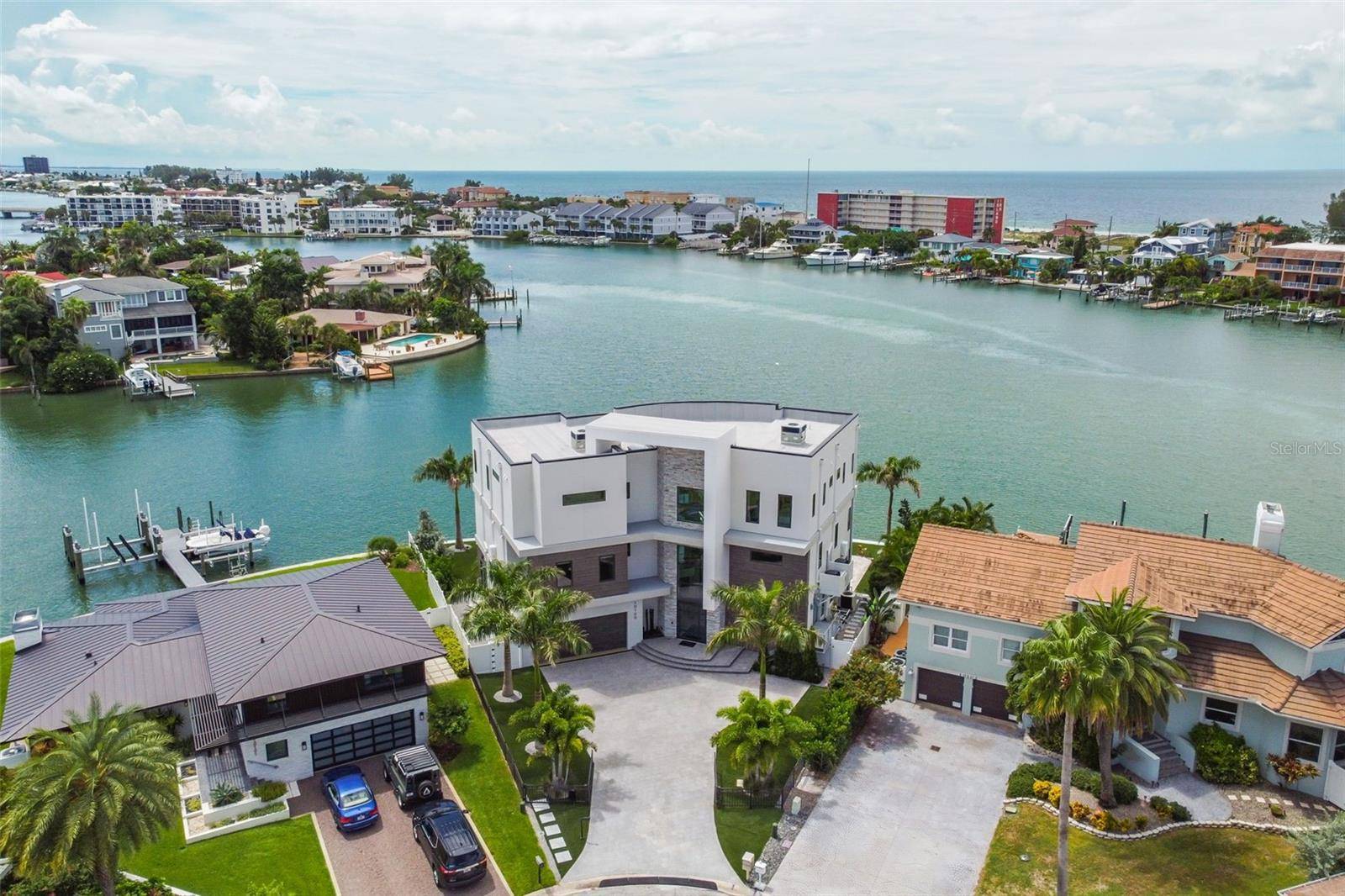 Treasure Island, FL 33706,10100 TARPON DR
