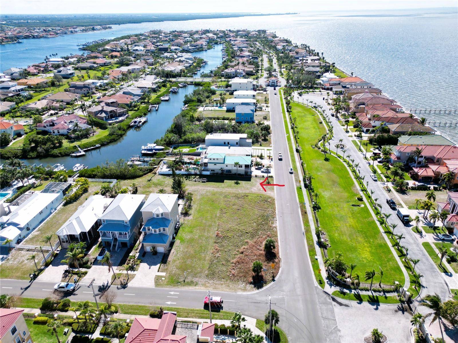 Apollo Beach, FL 33572,6435 MARBELLA BLVD
