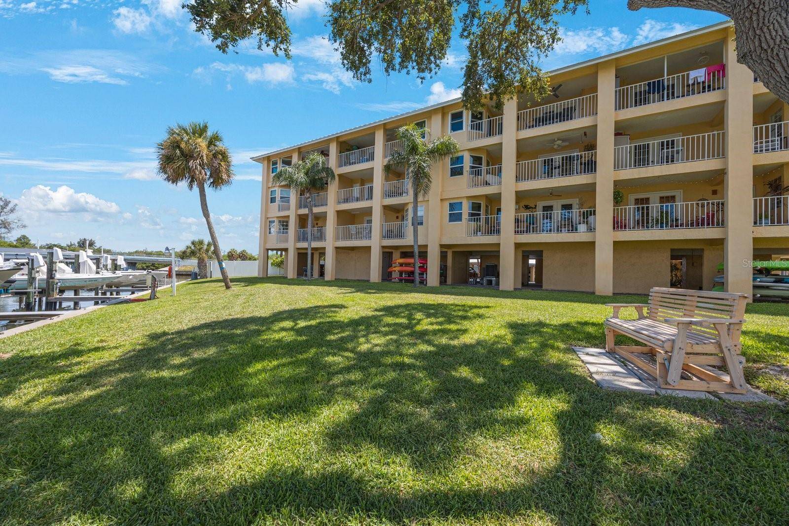 St Petersburg, FL 33715,1125 PINELLAS BAYWAY S #305