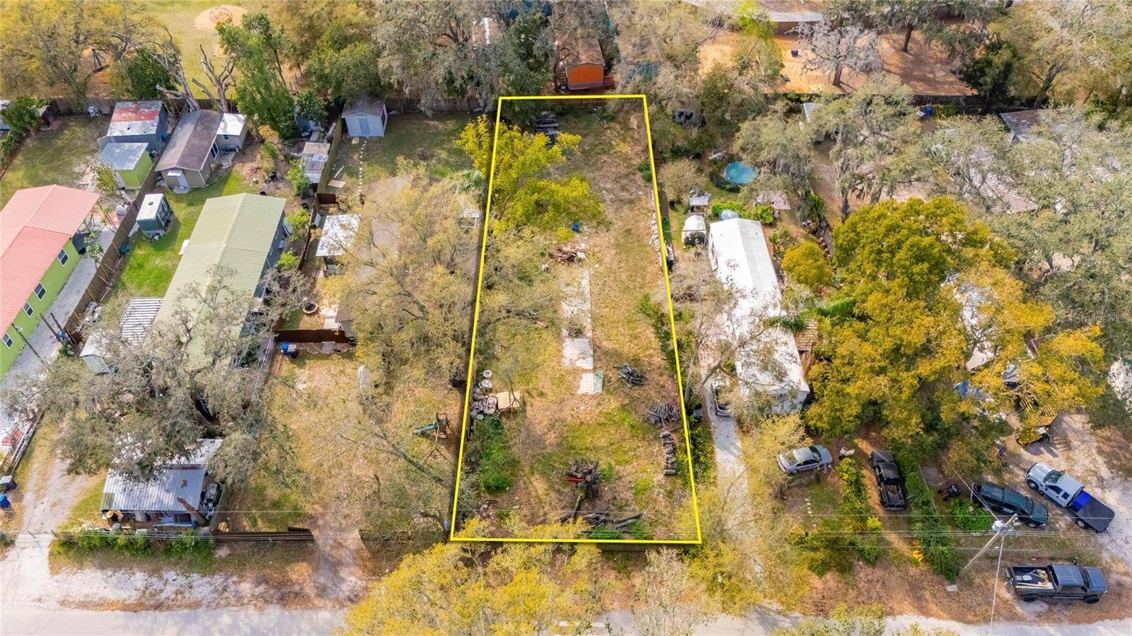Seffner, FL 33584,5432 MOBILE VILLA DR