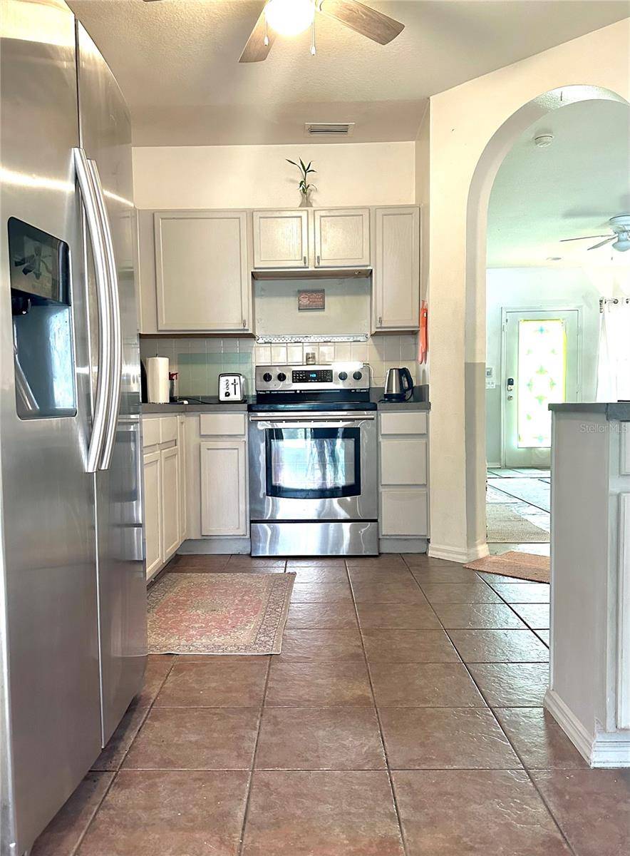 Seffner, FL 33584,1112 LAKE SHORE RANCH DR