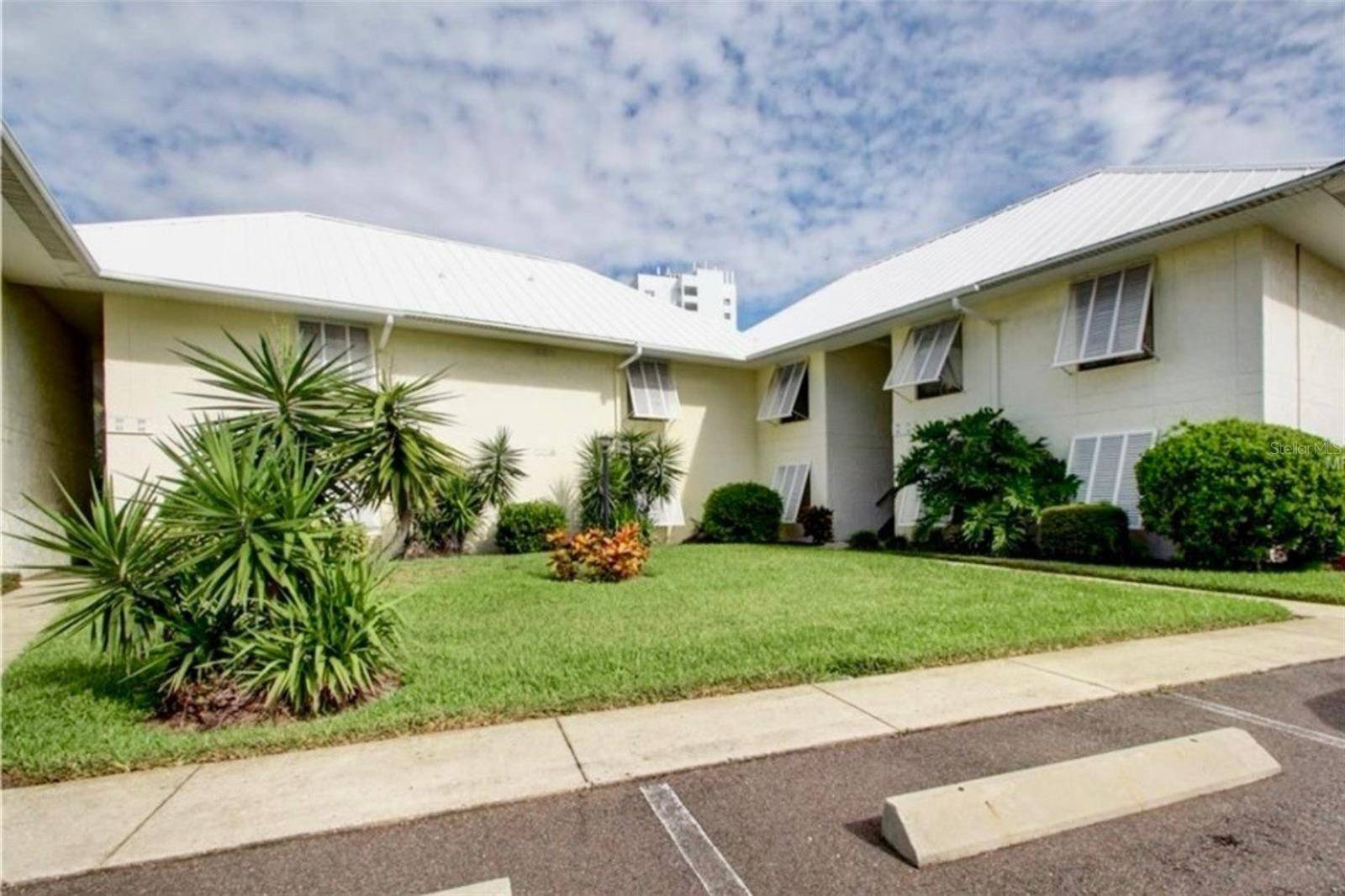 St Petersburg, FL 33711,7310 SUNSHINE SKYWAY LN S #219