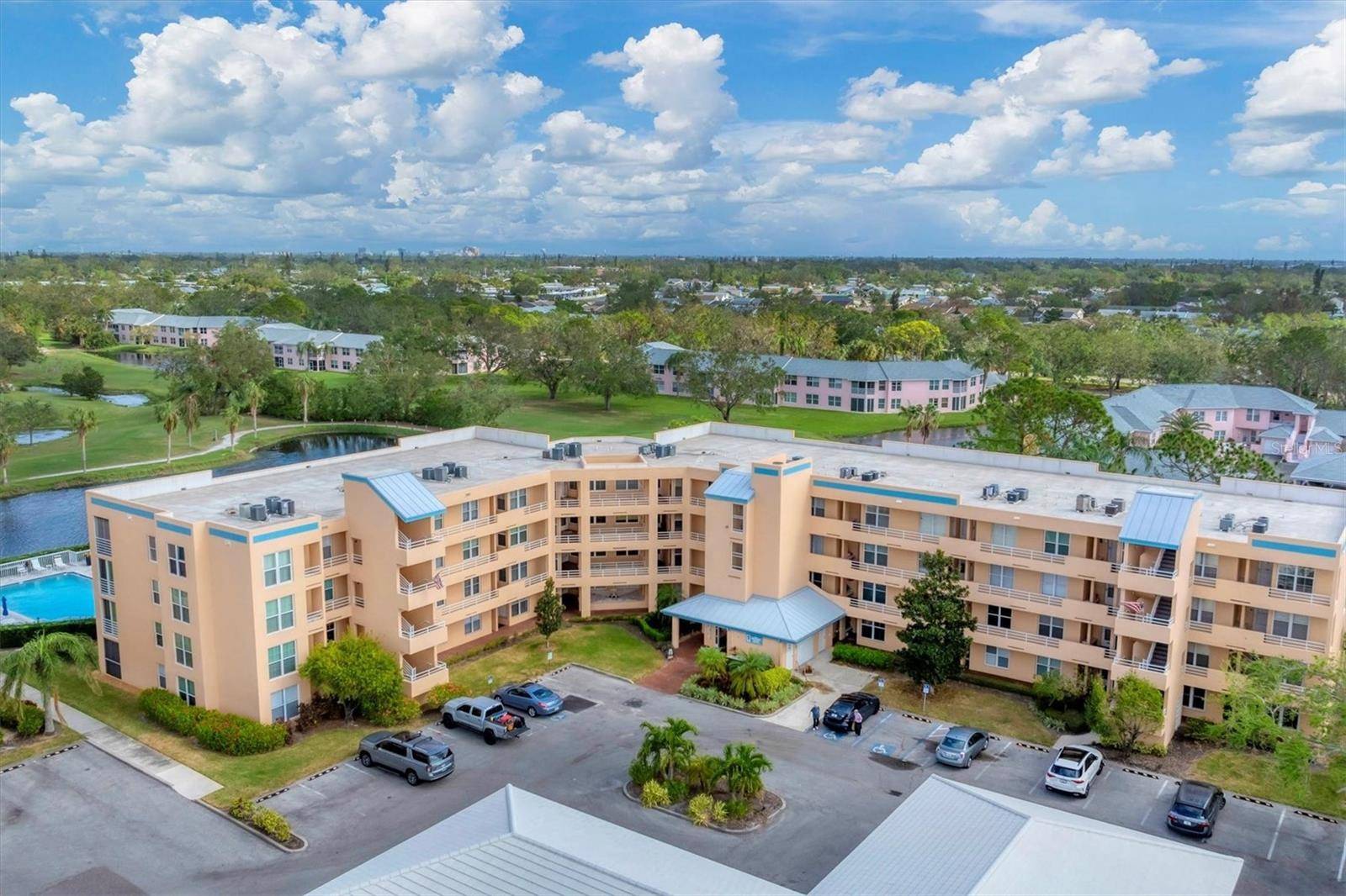 Bradenton, FL 34209,4530 PINEBROOK CIR #208