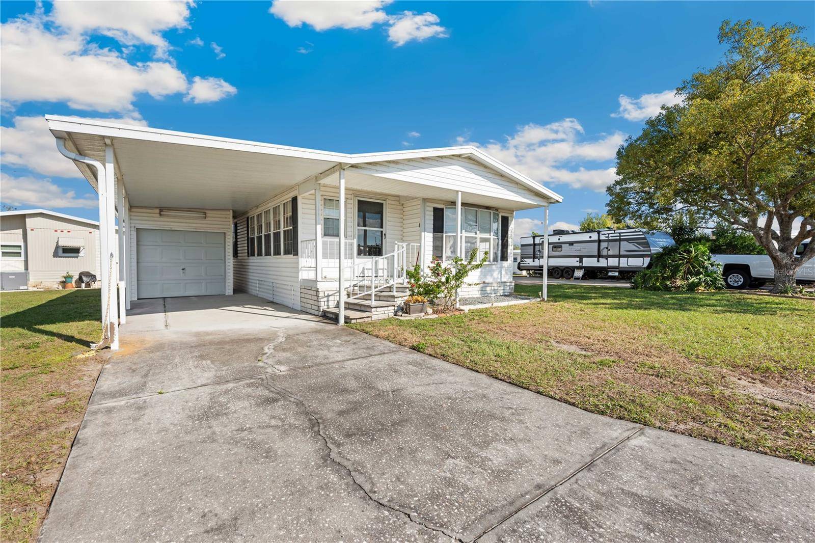 Zephyrhills, FL 33541,35145 GARBER LN
