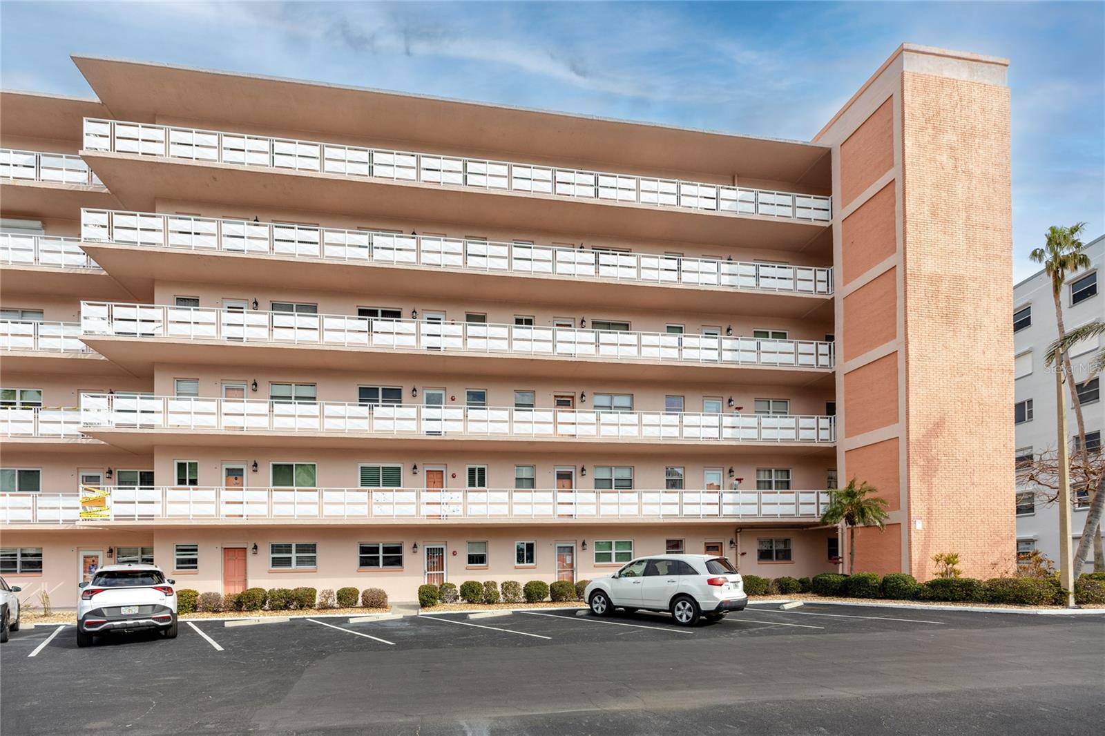 Gulfport, FL 33707,6025 SHORE BLVD S #410