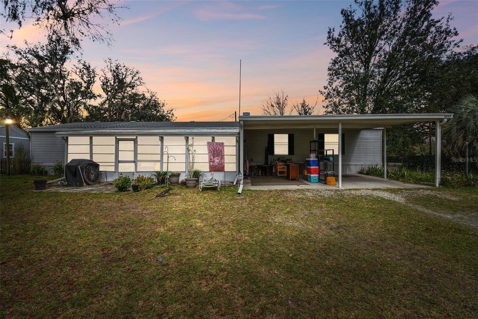 Zephyrhills, FL 33542,4537 THORNTON DR