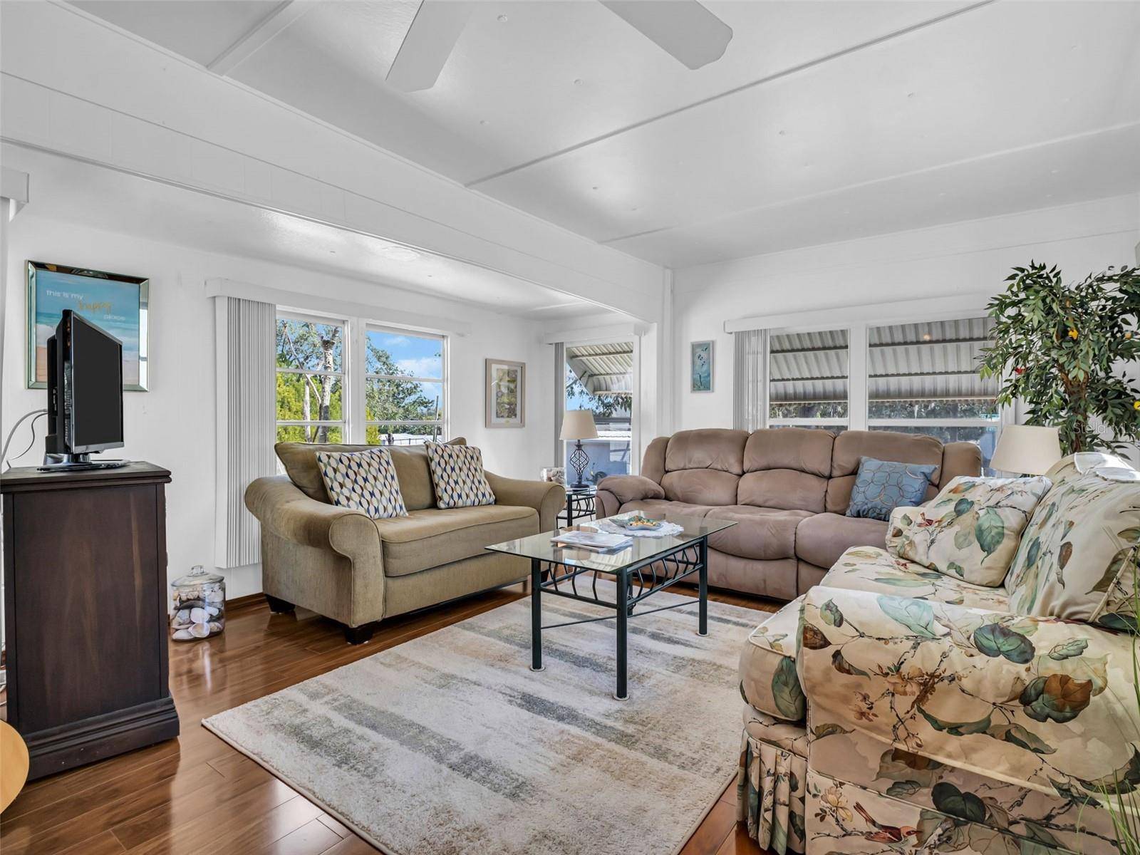 Tarpon Springs, FL 34689,807 SAINT CHARLES DR