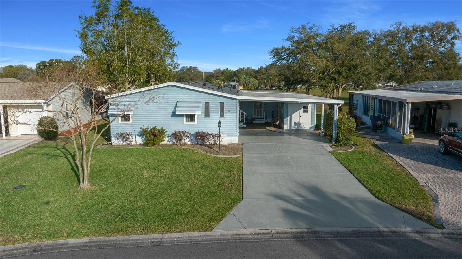 Lady Lake, FL 32159,1717 LILLY LN