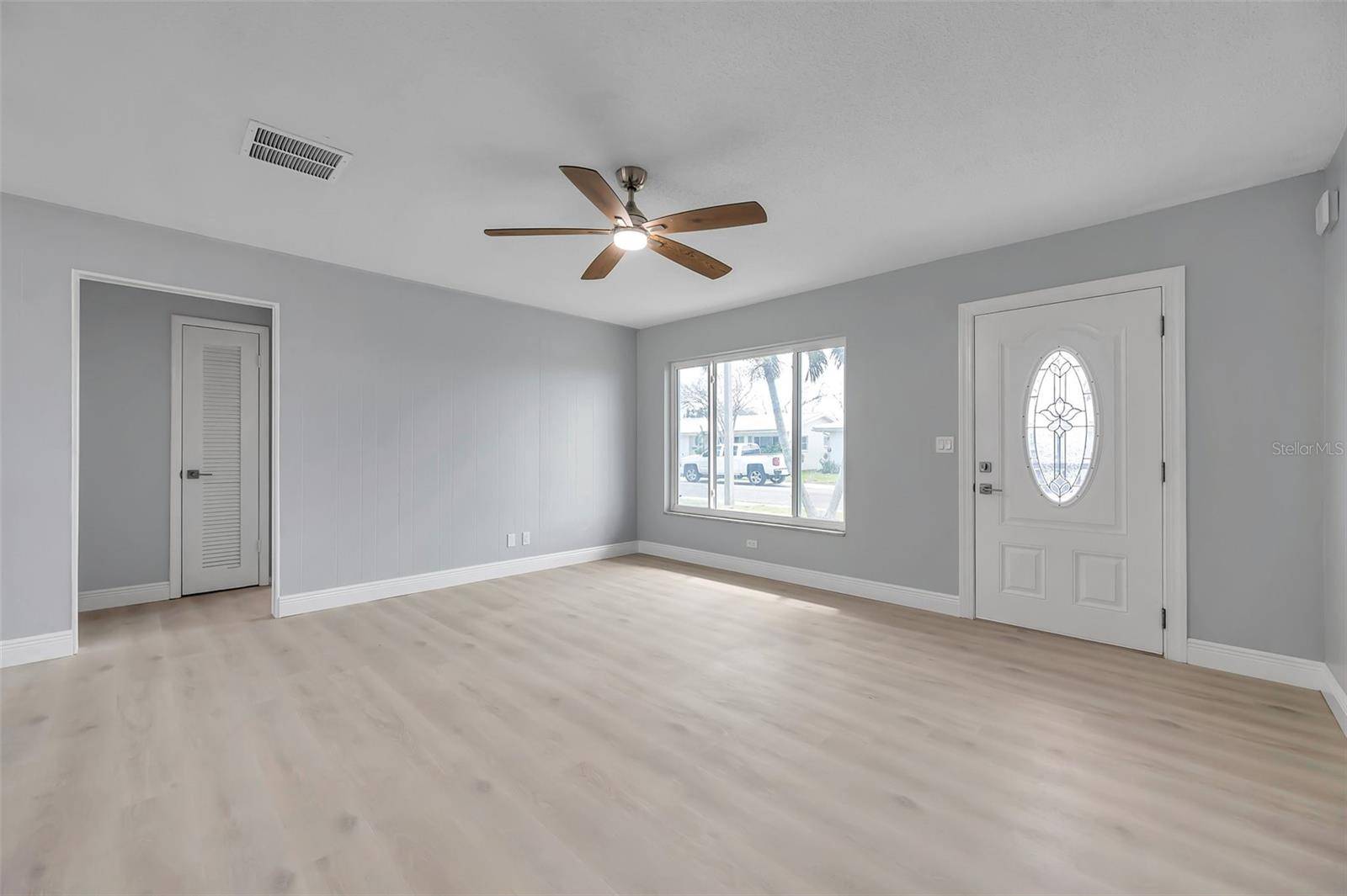 Pinellas Park, FL 33782,9915 39TH ST N #3