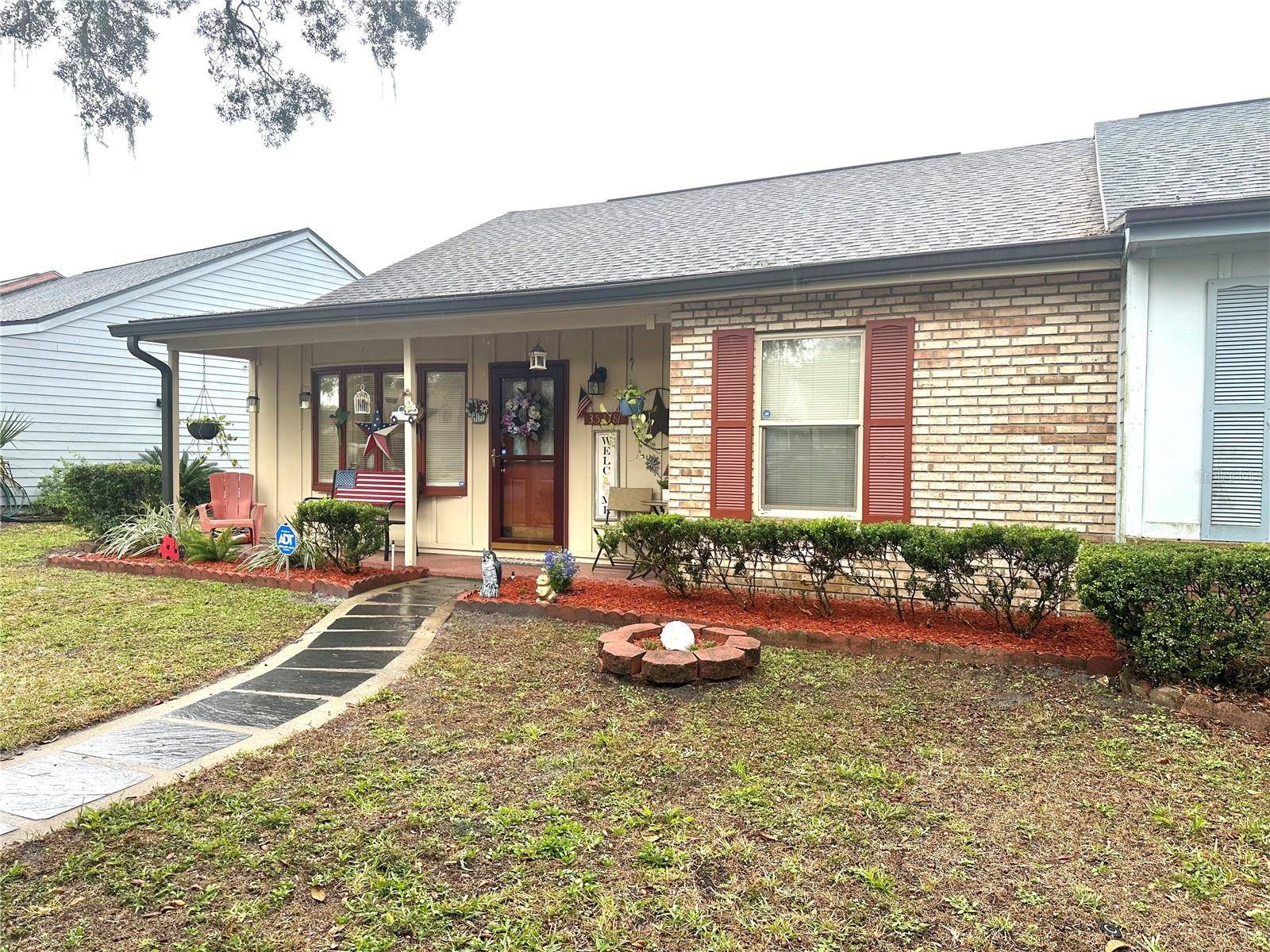 Dade City, FL 33523,35118 WHISPERING OAKS BLVD