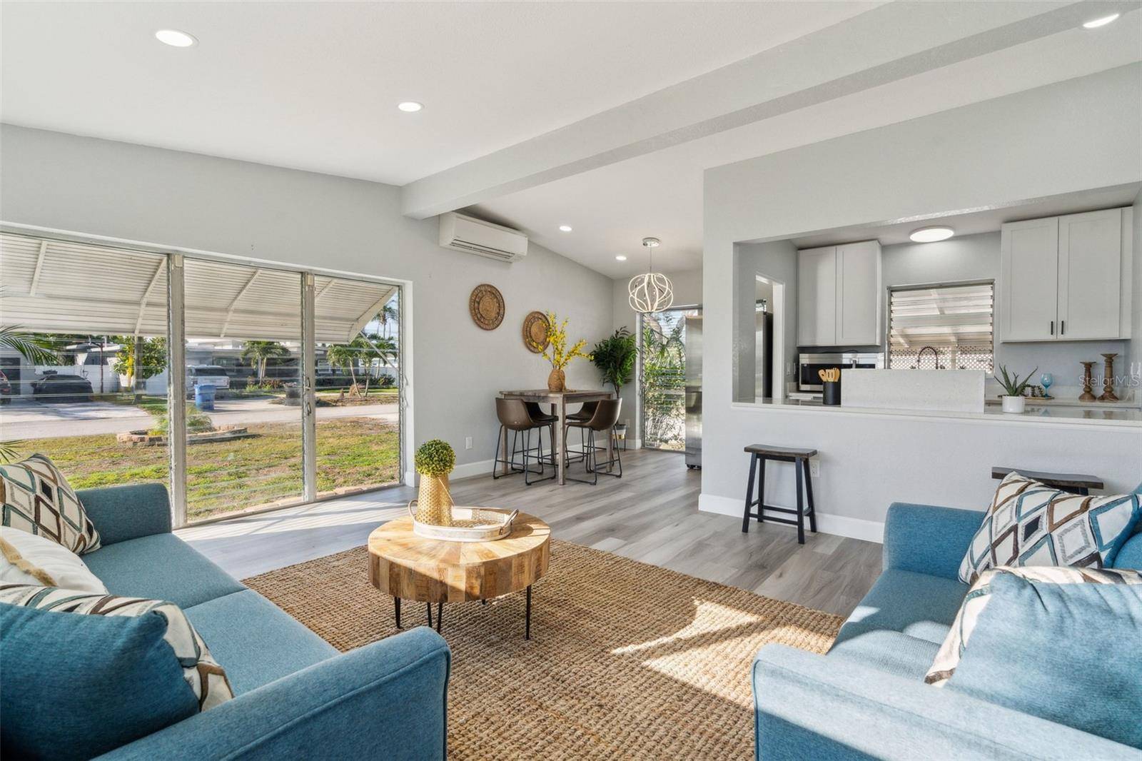 St Petersburg, FL 33702,101 SUNLIT COVE DR NE