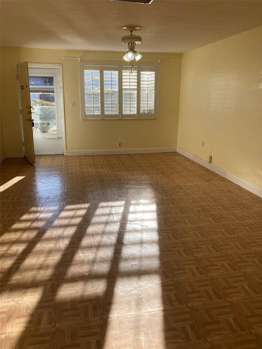 St Petersburg, FL 33709,5750 80TH ST N #A106