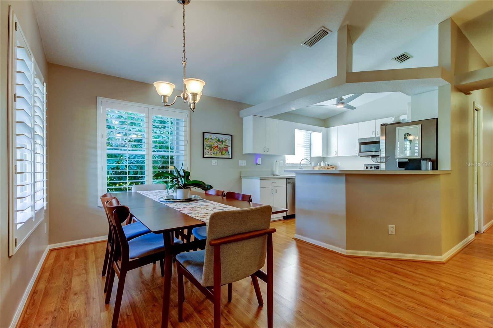 Oldsmar, FL 34677,510 PINE AVE S