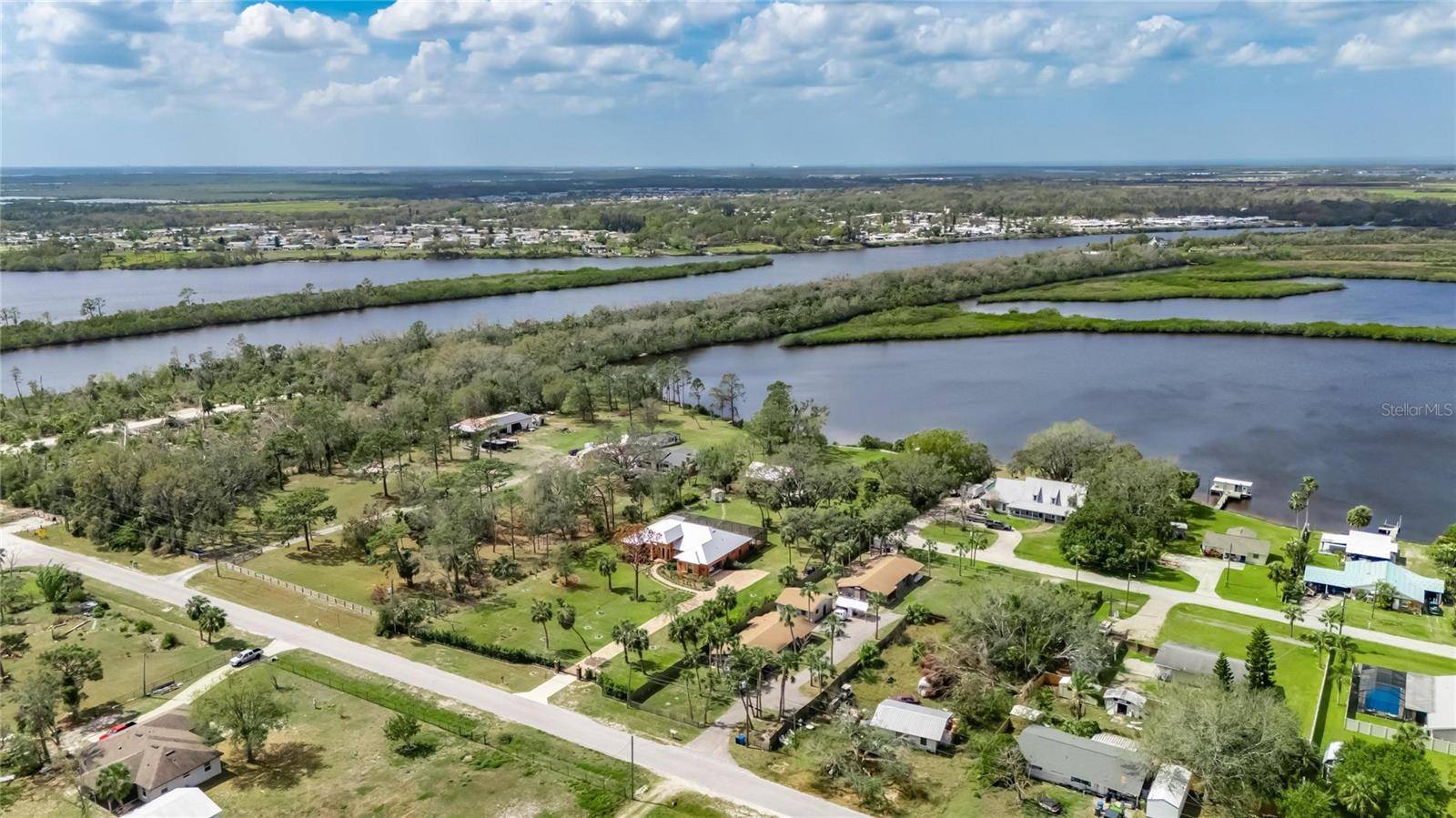 Ruskin, FL 33570,2307 7TH ST SW