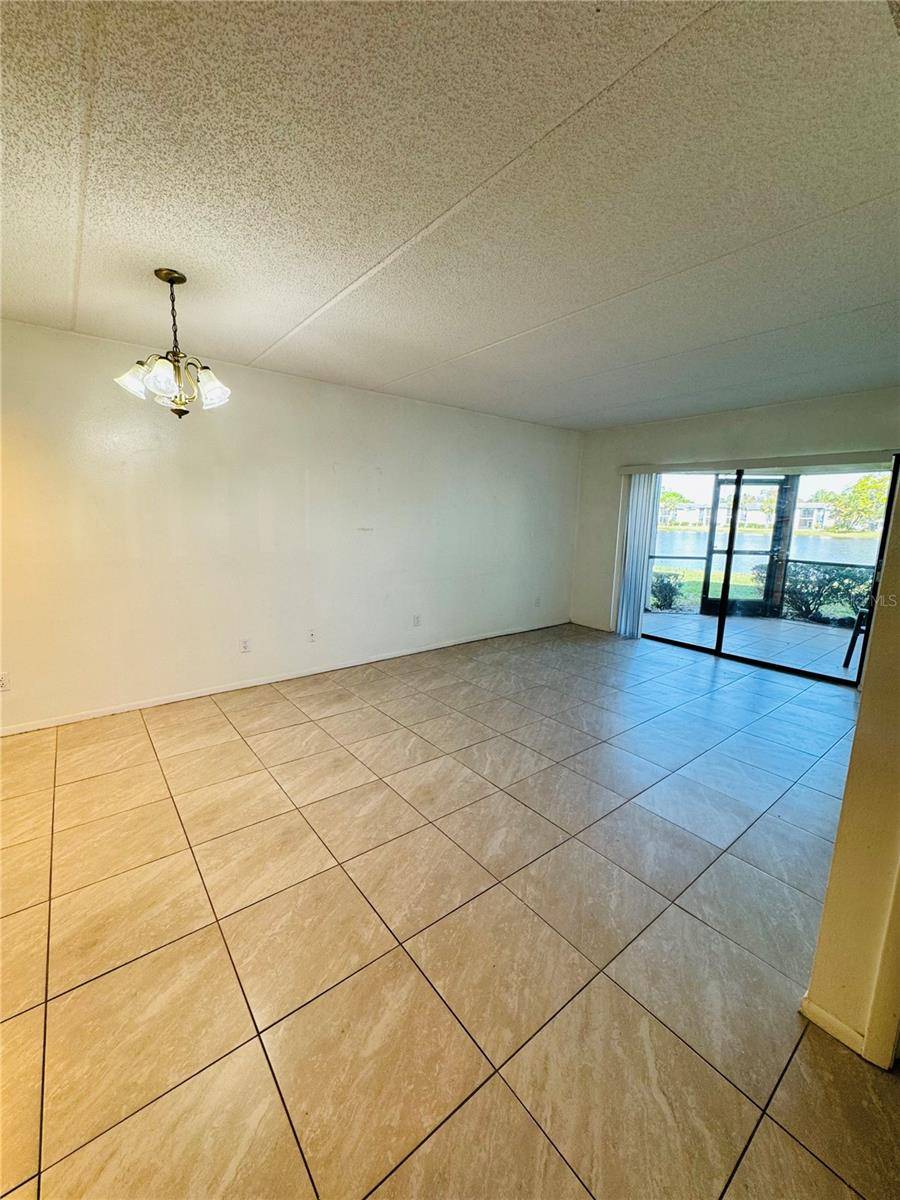 Oldsmar, FL 34677,247 WOODLAKE WYNDE